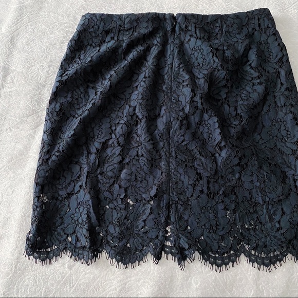 Banana Republic Blue Black Lace Skirt - Picture 7 of 9